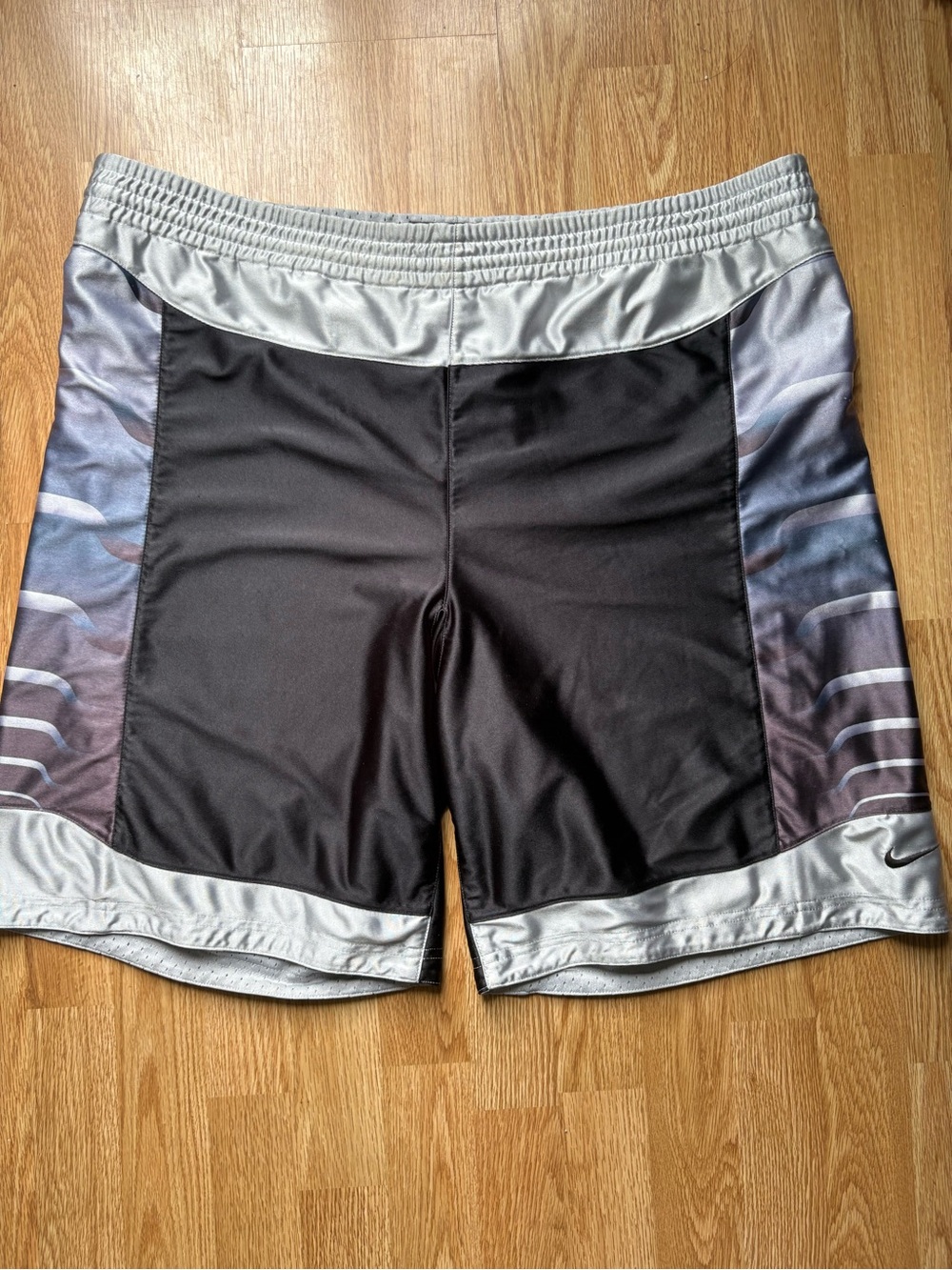 VTG NIKE reversible basketball shorts shiny dazzle 42in waist Men’s